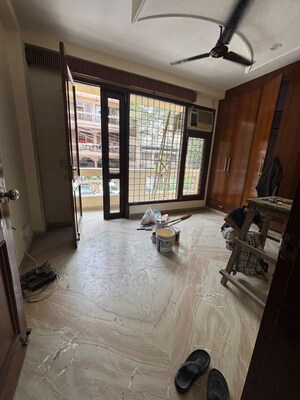 Room in 2 BHK Builder Floor at Malviya Nagar – for Rent
