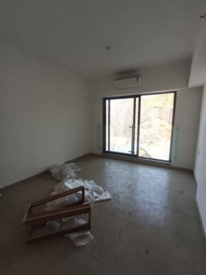 Room in 2 BHK Apartment at Runwal Bliss, Kanjurmarg East – for Rent