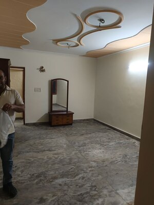 Room in 2 BHK Apartment at Rohini – for Rent