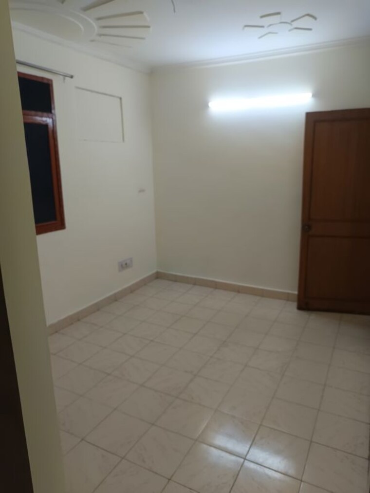 Room, rohini 2 Bedroom 1000 Sq.Ft. Apartment In Rohini Delhi 10564608