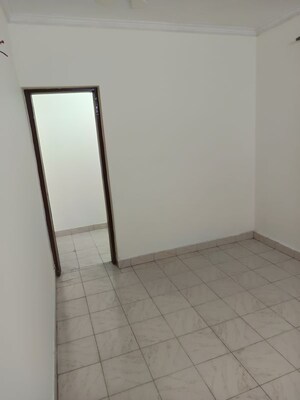 Room in 2 BHK Apartment at Rohini – for Rent