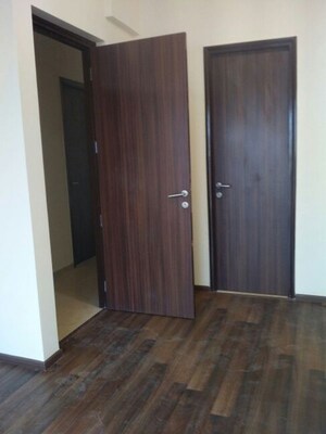 Room in 2 BHK Apartment at Runwal Greens, Mulund West – for Rent