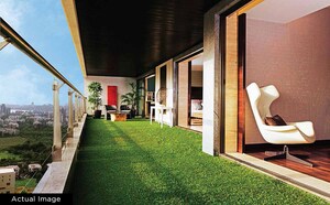 5 BHK Apartment – Garden View at Raiaskaran Parthenon, Andheri West - for Rent
