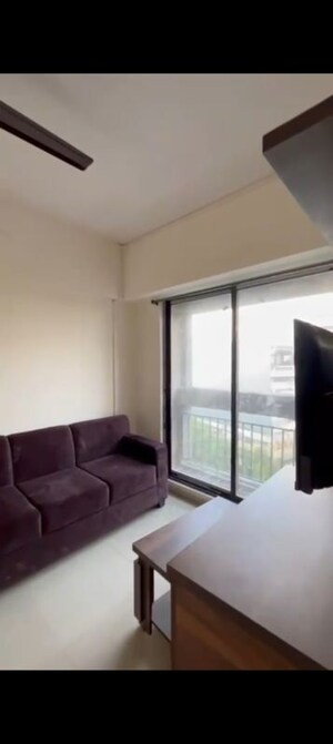 Room in 1 BHK Apartment at Anupam Apartments Vile Parle, Vile Parle West – for Rent