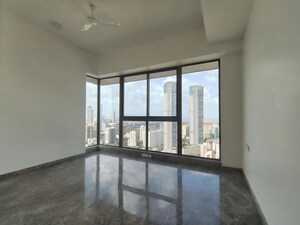 Room in 3 BHK Apartment at Prestige Jasdan Classic, Mahalaxmi – for Rent
