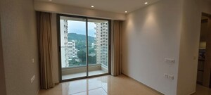 Room in 3 BHK Apartment at Kalpataru Magnus, Bandra East – for Rent