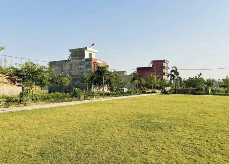 Garden, upavp-vrindavan-yojana  3800 Sq.Ft. Plot In Vrindavan Yojna Lucknow 10564659