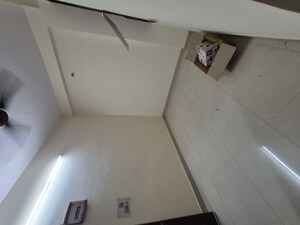 Room in 1.5 BHK Builder Floor at Mayur Vihar – for Rent