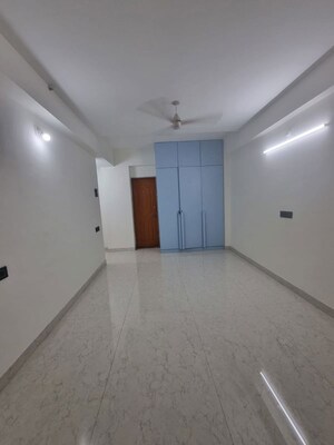 Room in 2 BHK Apartment at Powai – for Rent