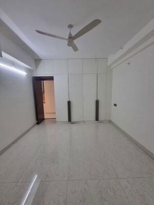 Room in 2 BHK Apartment at Powai – for Rent