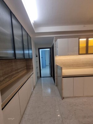 Furnished Amenities in 2 BHK Apartment at Powai – for Rent