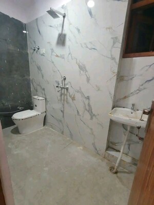 Team Area in 1 BHK Builder Floor at Chattarpur – for Rent