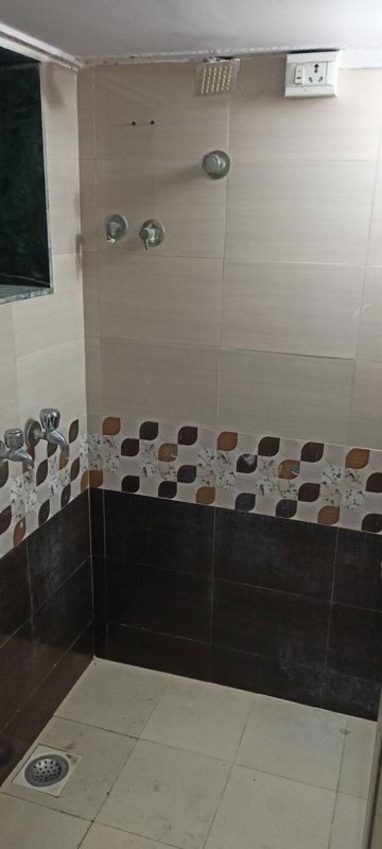 Bathroom, standard-prabha-chs 1 Bedroom 240 Sq.Ft. Apartment In Prabhadevi Mumbai 10564726
