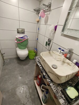 Team Area in 1 BHK Apartment at Shankar Park, Kalwa – for Sale