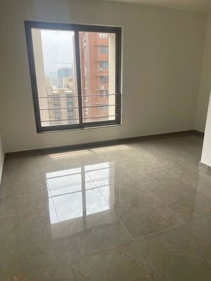Room in 3.5 BHK Apartment at Ganesh Malabar Retreat, Near Nirma University On Sg Highway – for Rent