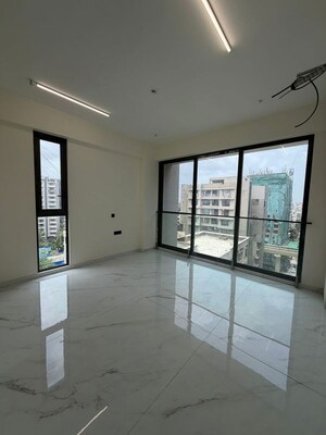 Room in 4 BHK Apartment at Anandi Bhuvan, Santacruz East – for Rent