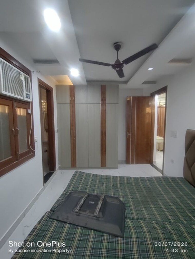 Bedroom, dwarka mor 3 Bedroom 100 Sq.Yd. Builder Floor In Dwarka Mor Delhi 10564807