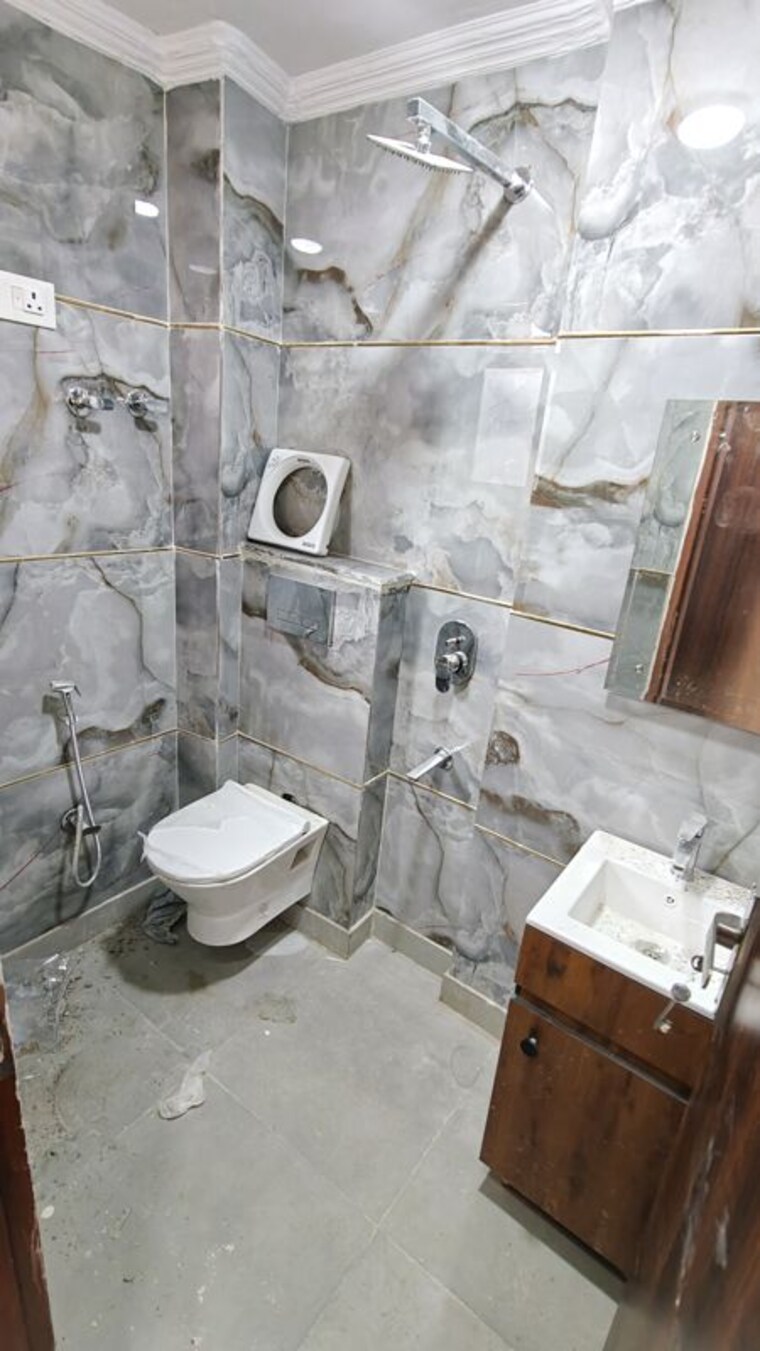 Bathroom, malviya nagar 1 Bedroom 500 Sq.Ft. Builder Floor In Malviya Nagar Delhi 10564859