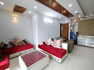 Living Room in 2 BHK Builder Floor at Sector 10 – for Rent