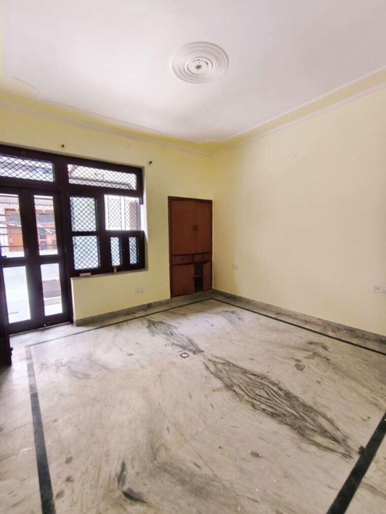Bedroom, sector 9a 2 Bedroom 1650 Sq.Ft. Independent House In Sector 9a Gurgaon 10535605