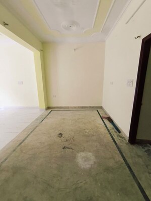 Room in 2 BHK Independent House at Sector 9a – for Rent
