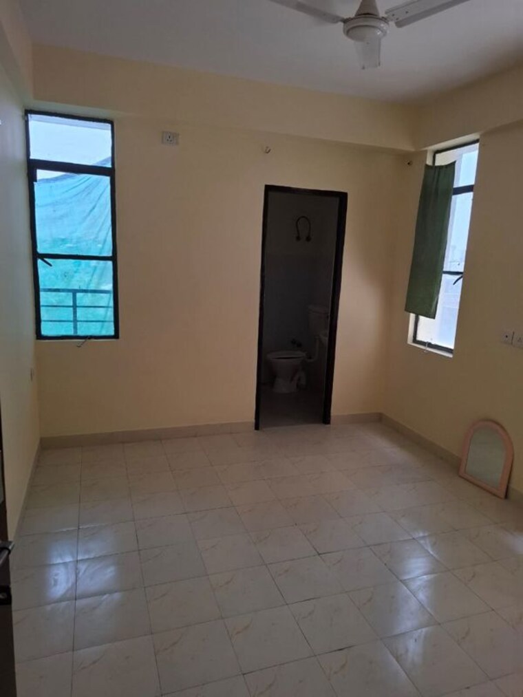 Room, sector 9 3 Bedroom 2570 Sq.Ft. Independent House In Sector 9 Gurgaon 10535588