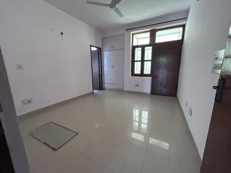 Room, sector 9 3 Bedroom 2570 Sq.Ft. Independent House In Sector 9 Gurgaon 10535588