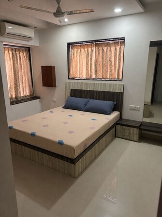 2 BHK Apartment For Rent in Carlton Court Apartment in Bandra West, Mumbai