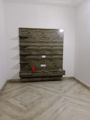 Room in 2 BHK Builder Floor at Sat Kartar Nagar – for Rent