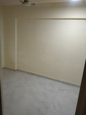 Room in 1 BHK Apartment at Gograswadi – for Rent