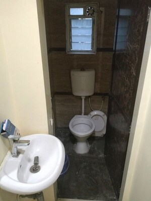 Bathroom in 1 BHK Apartment at Gograswadi – for Rent