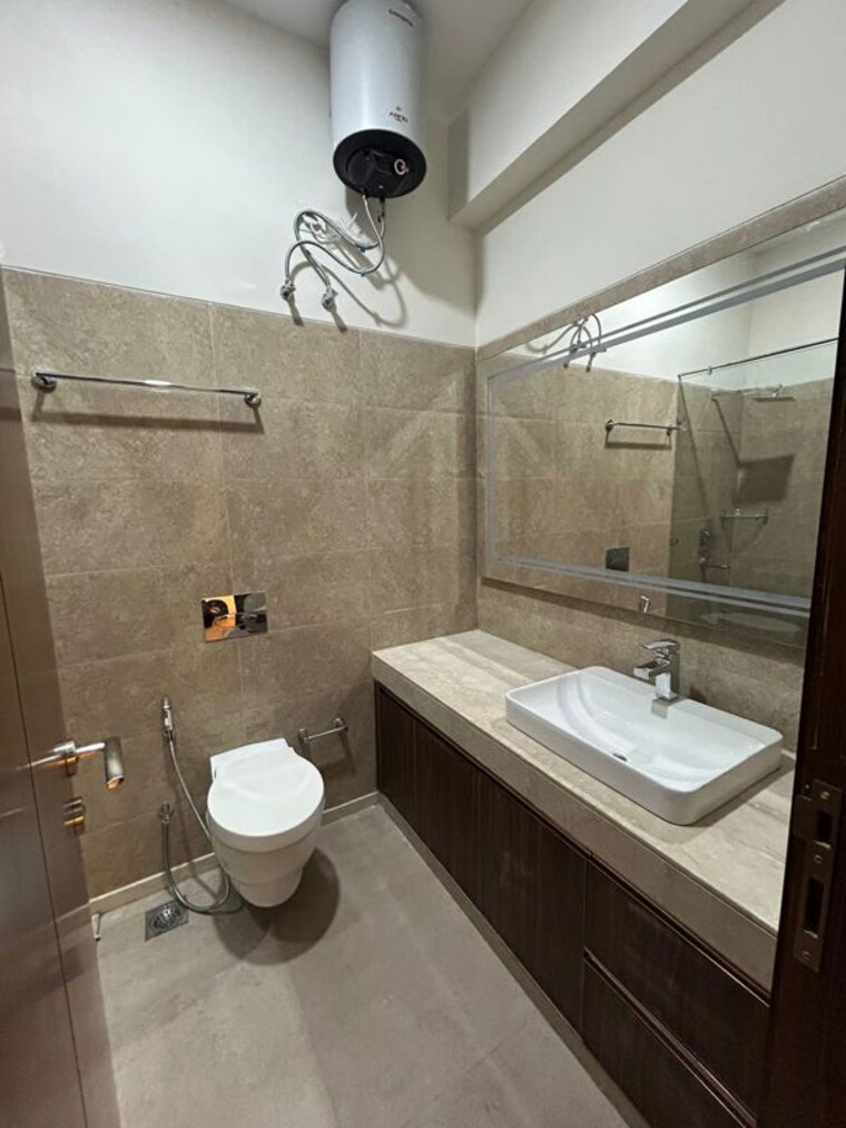 Bathroom, tulip-violet 3 Bedroom 1578 Sq.Ft. Apartment In Sector 69 Gurgaon 10564918