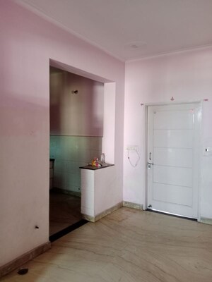 Room in 1 BHK Builder Floor at Sector 18 – for Rent