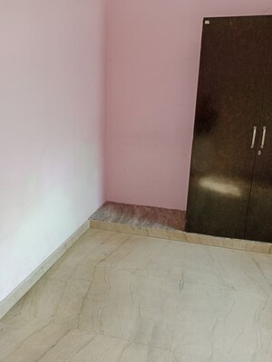 Room in 1 BHK Builder Floor at Sector 18 – for Rent