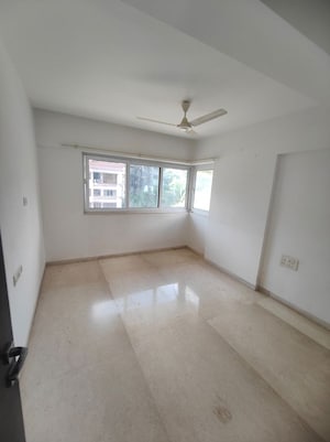 Room in 2 BHK Apartment at Deep Tower, Andheri West – for Rent