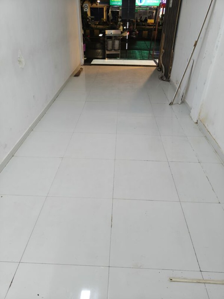 Balcony, vashi Commercial Shop 500 Sq.Ft. In Vashi Navi Mumbai 10564927
