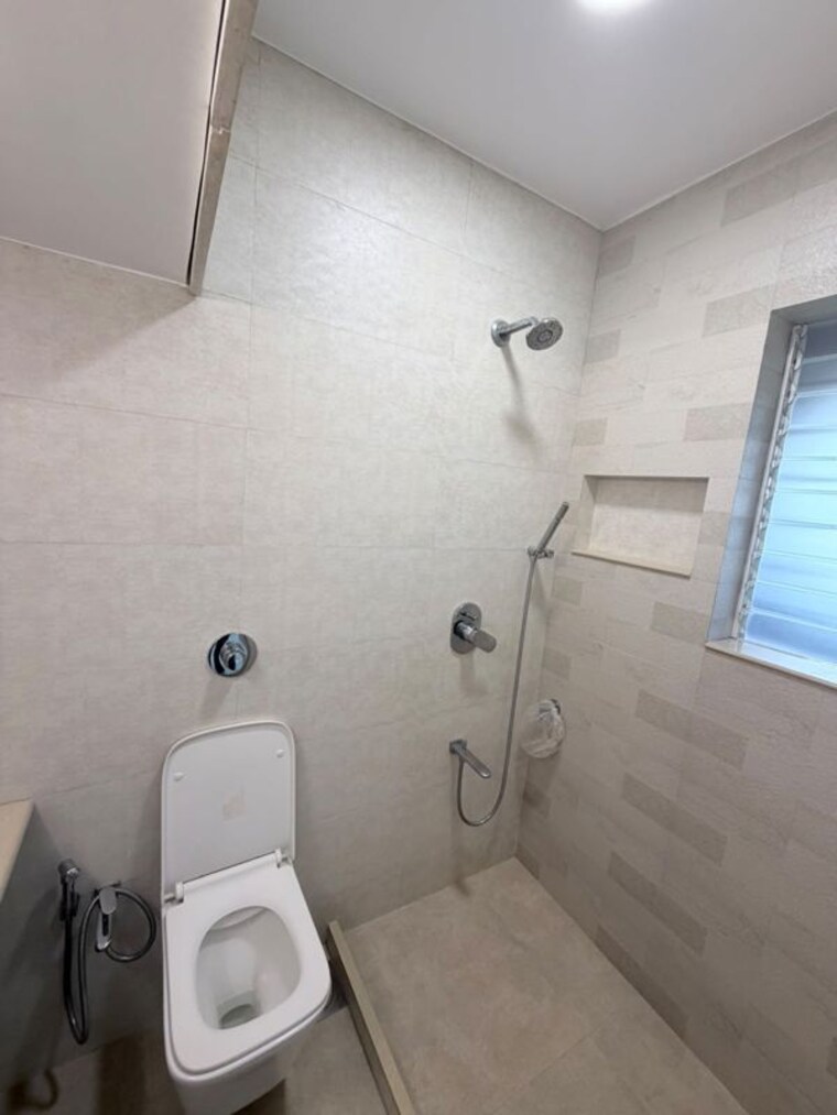 Bathroom, sunteck-gilbird 3 Bedroom 900 Sq.Ft. Apartment In Andheri West Mumbai 10564928