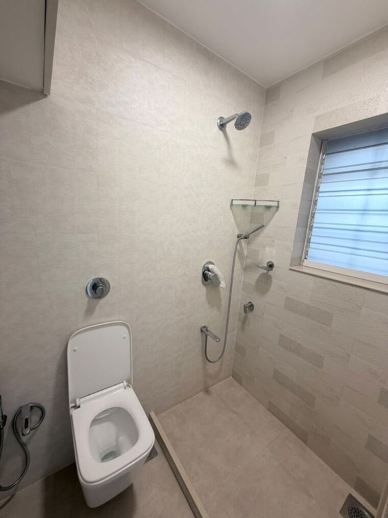 Bathroom, sunteck-gilbird 3 Bedroom 900 Sq.Ft. Apartment In Andheri West Mumbai 10564928