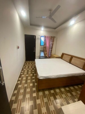 Bedroom in 3 BHK Builder Floor at Sector 33 – for Rent