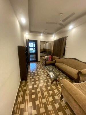 3 BHK Builder Floor For Rent in Sector 33