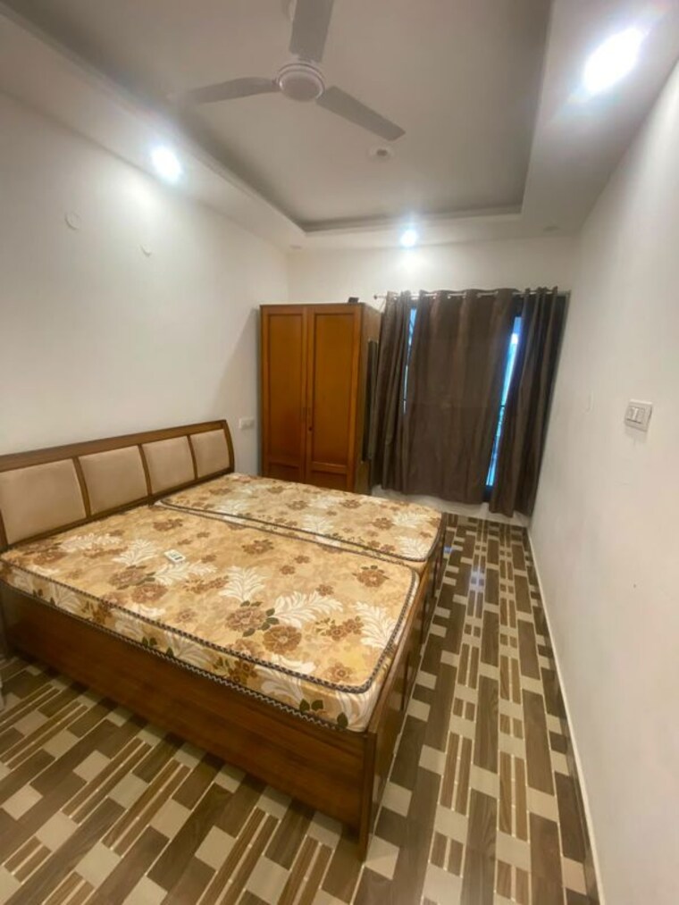 Bedroom, sector 33 3 Bedroom 2600 Sq.Ft. Builder Floor In Sector 33 Chandigarh 10564932