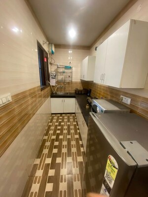 Kitchen in 3 BHK Builder Floor at Sector 33 – for Rent