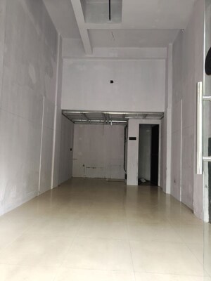 Room in  Shop at Seawoods West – for Rent