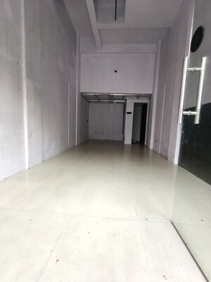 Room in  Shop at Seawoods West – for Rent