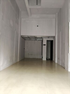Room in  Shop at Seawoods West – for Rent