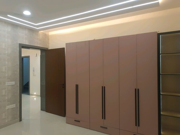 Bedroom, bptp-district-3 3 Bedroom 180 Sq.Yd. Builder Floor In Sector 85 Faridabad 10564949