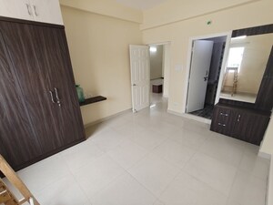 Room in 3 BHK Apartment at Abhinav Heights, Manikonda – for Rent
