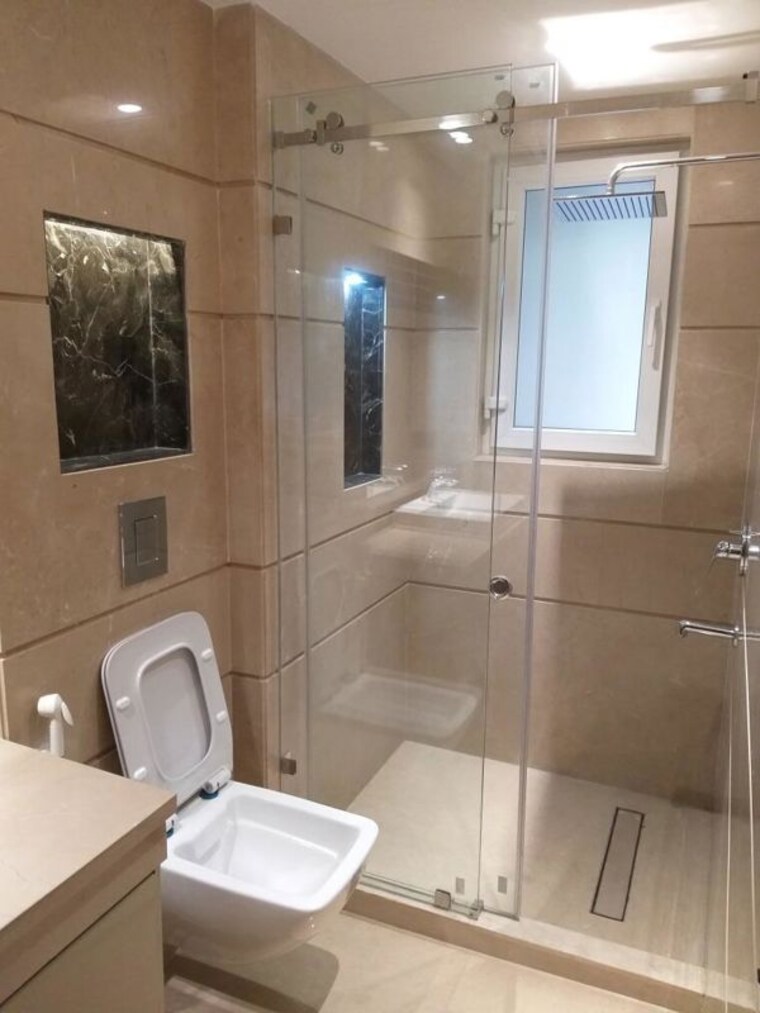 Bathroom, geetanjali enclave 4 Bedroom 4500 Sq.Ft. Builder Floor In Geetanjali Enclave Delhi 10389098