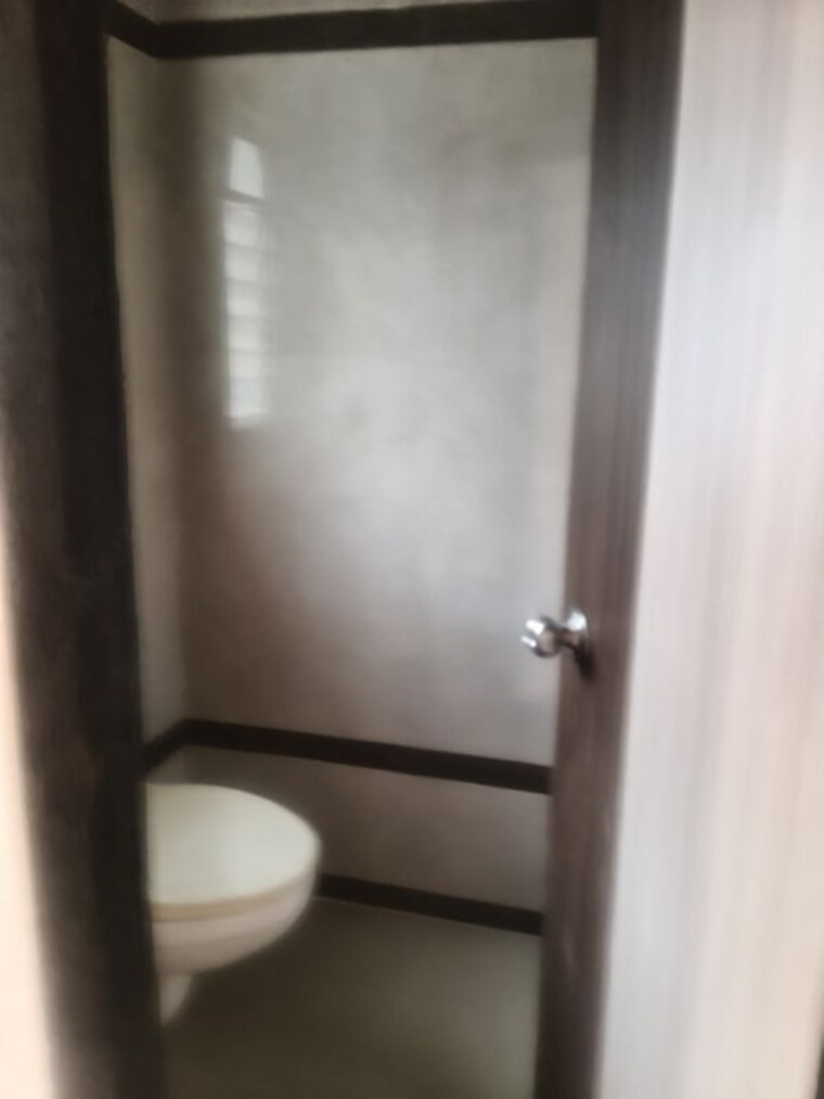 Bathroom, naupada Commercial Office Space 190 Sq.Ft. In Naupada Thane 10564983