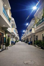 4 BHK + Prayer Room,Servant Room 2700 Sq.Ft. Villa in Noida Extension
